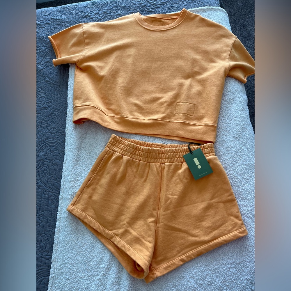 Daily drills super shorts and cropped sleeve crew set